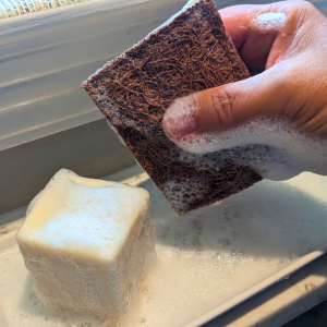 Dish soap bar lather